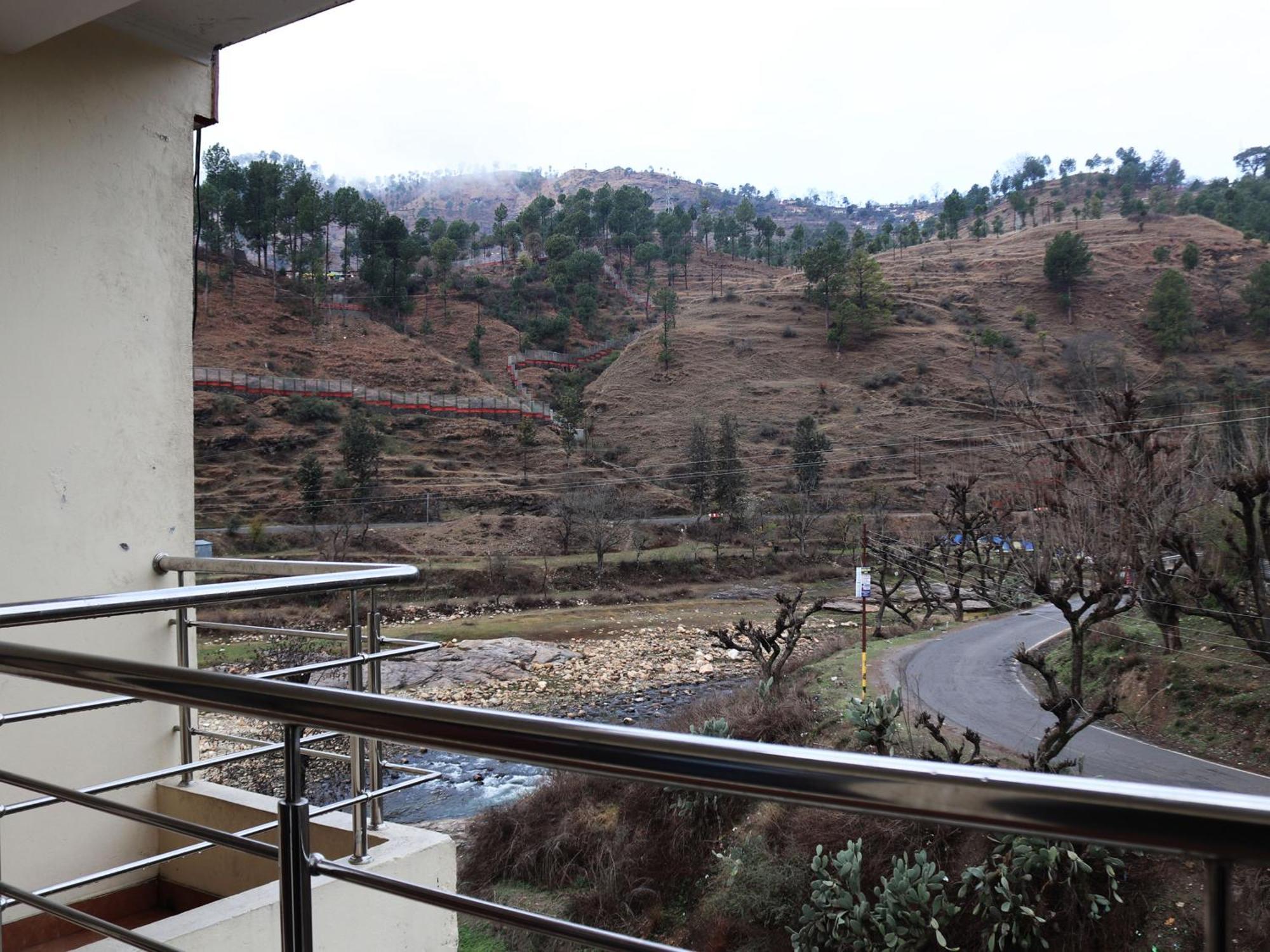 Shivalik River Retreat Алмора Екстер'єр фото